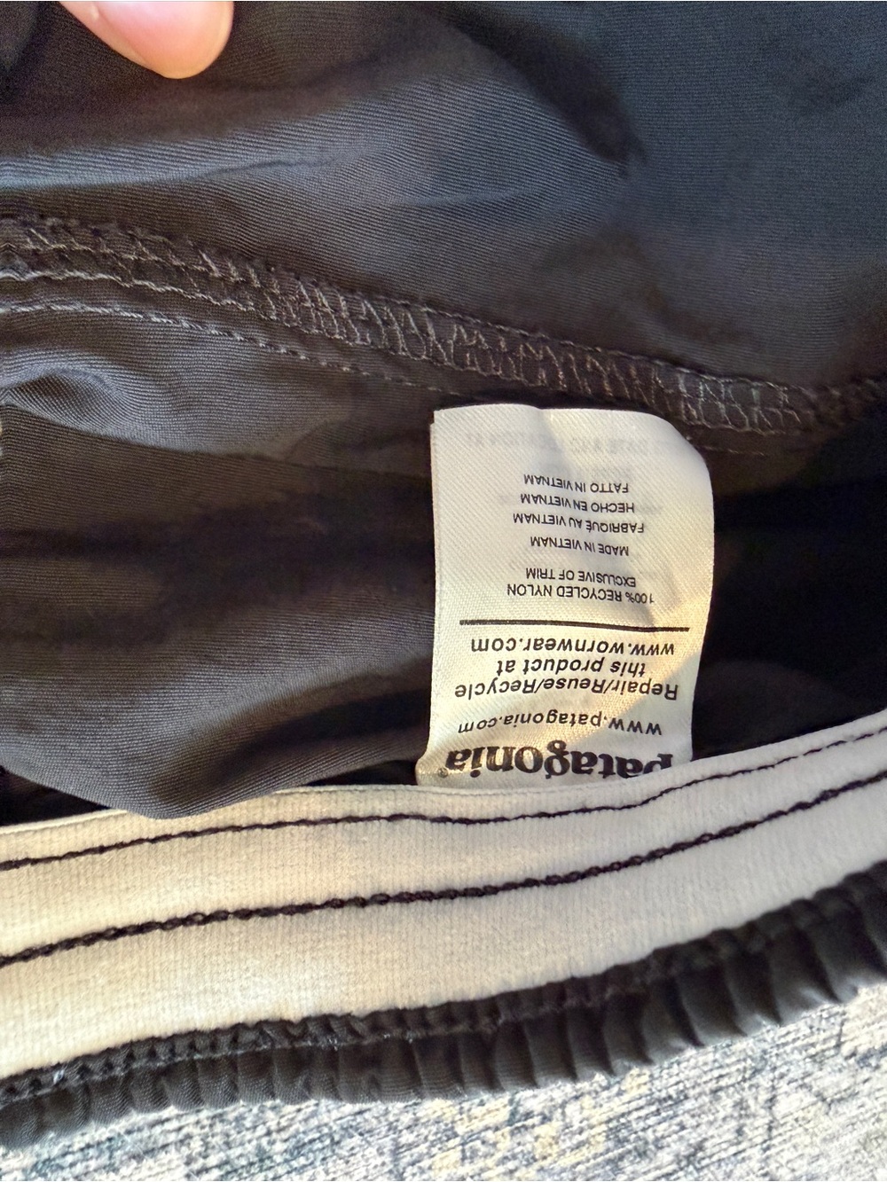 Patagonia women’s baggies shorts size medium - Picture 6 of 8